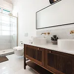 Elegant Designer 2br In Balluta Building