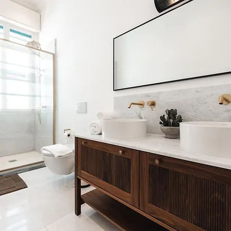 Elegant Designer 2br In Balluta Building