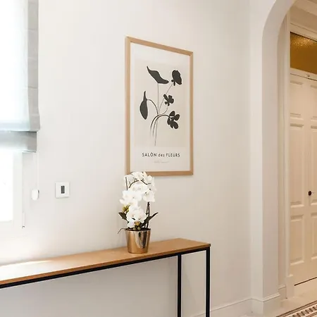 Elegant Designer 2br In Balluta Building Saint Julian's